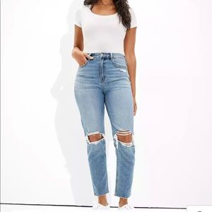 AMERICAN EAGLE MOM JEANS SIZE 0